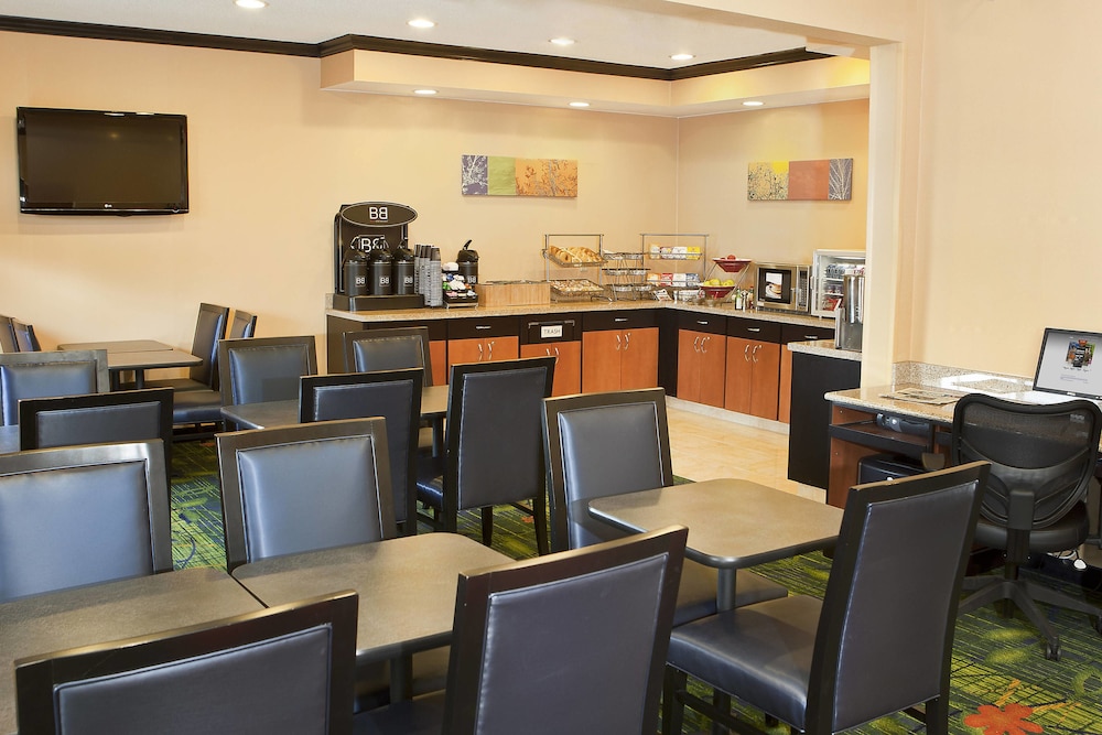 Fairfield Inn Forsyth Decatur 13/19