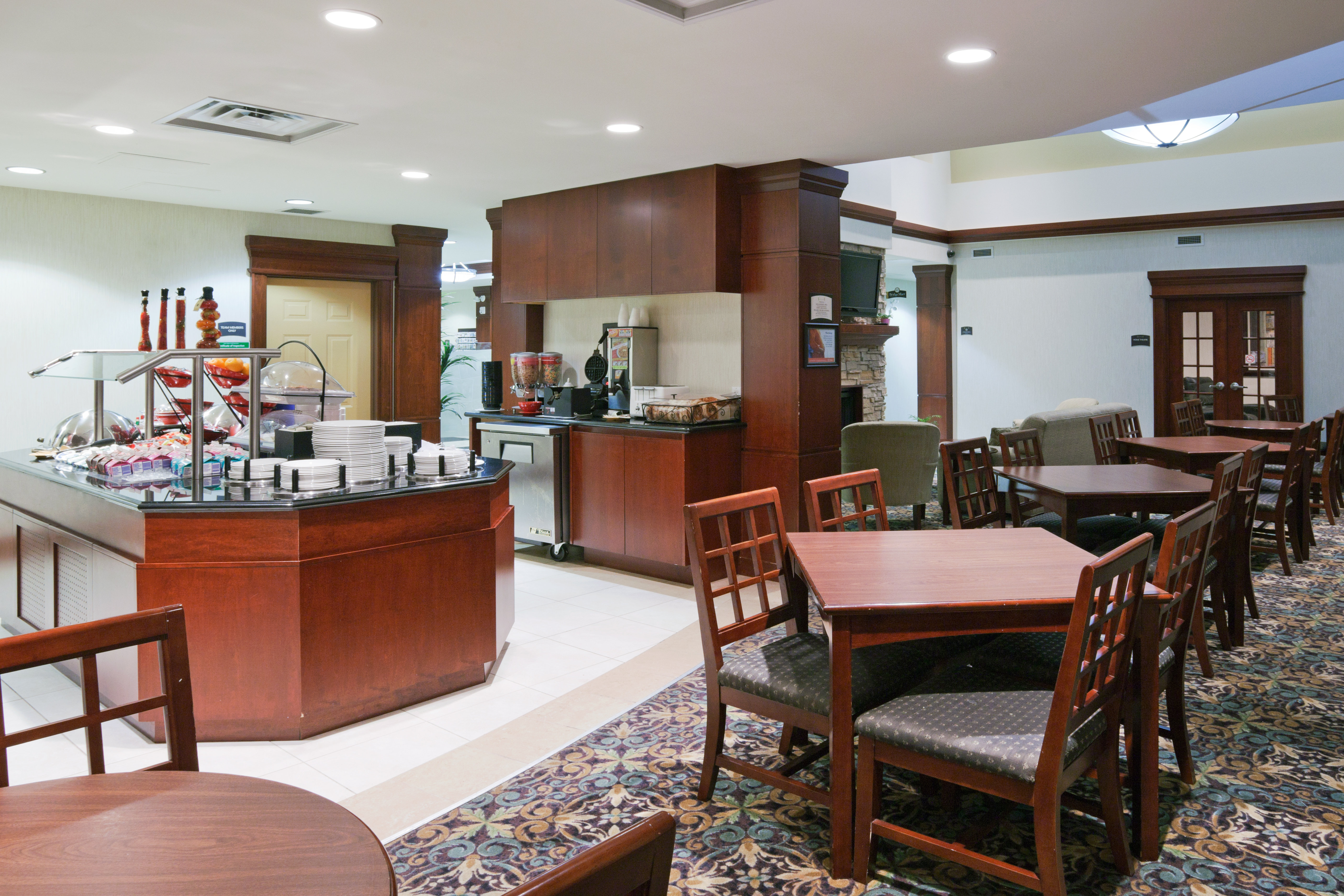 Staybridge Suites Oakville Burlington 58/78