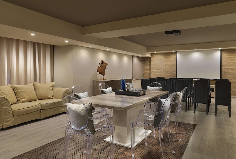 Royal Garden Villas & Spa 66/80