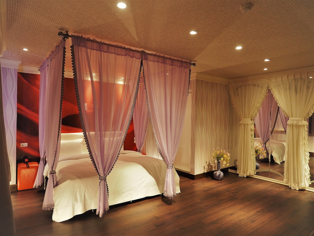 Day-Chen Hotel 33/47