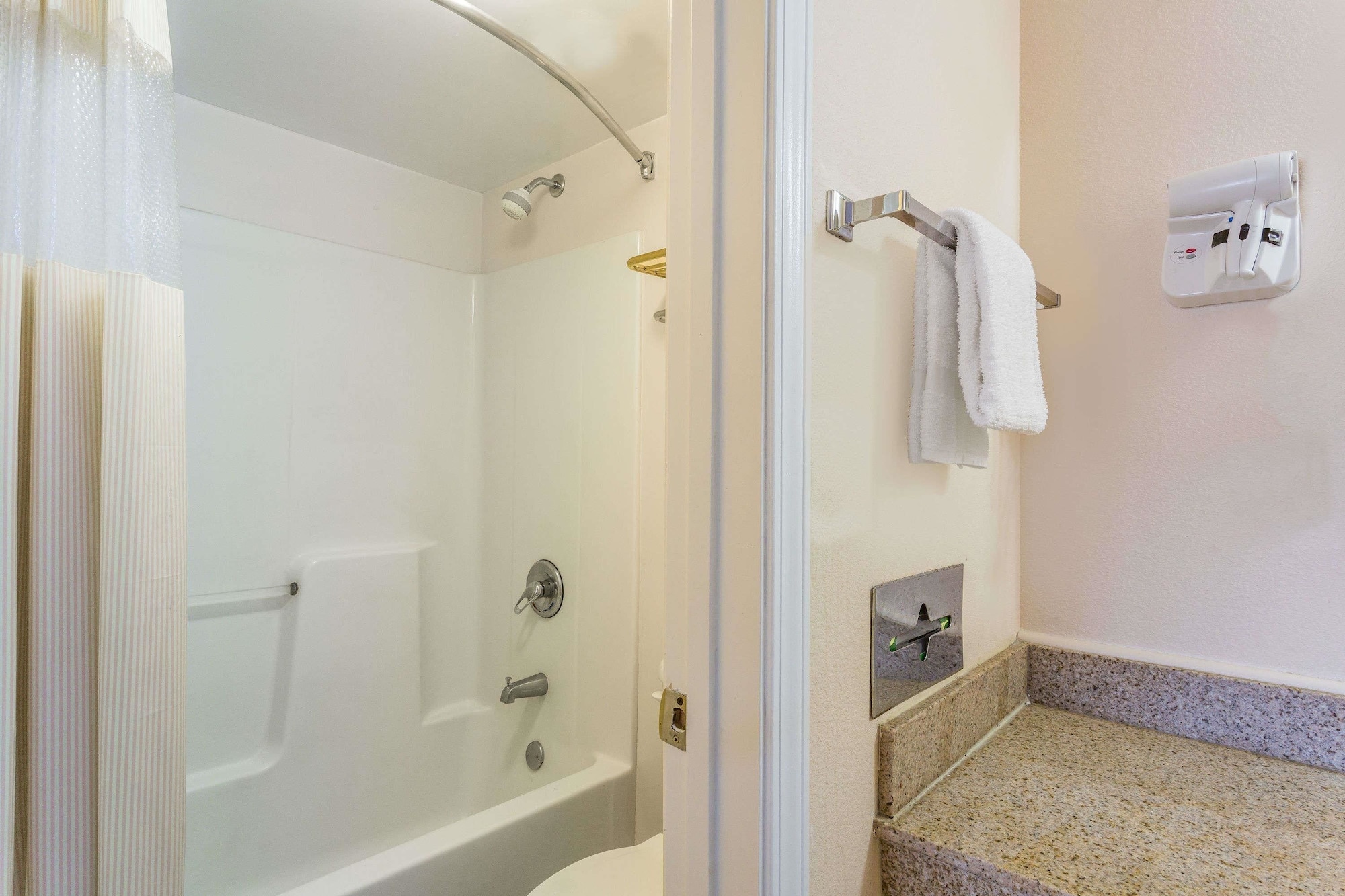 غرفة بسريرين مزدوجين، Days Inn By Wyndham Ashland 5/5