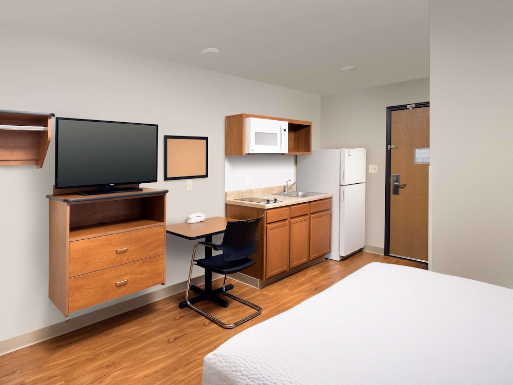 Woodspring Suites Grand Rapids South 32/42