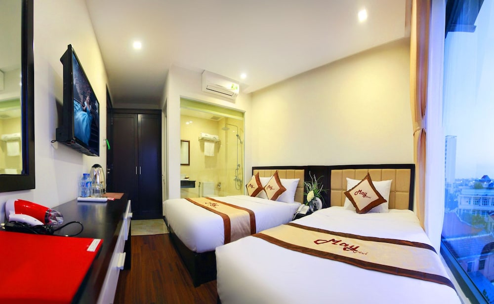 ROOM, TRIPLE