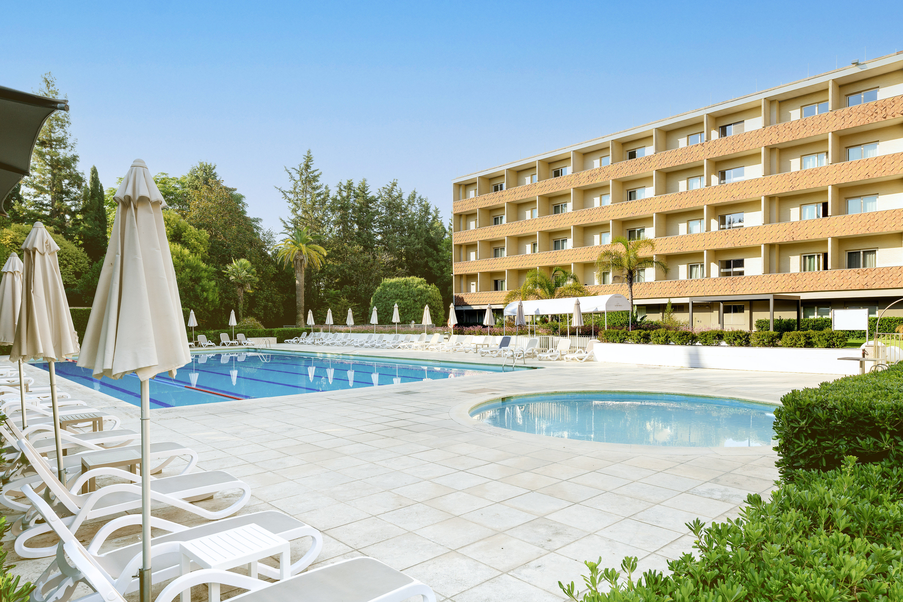 Crowne Plaza St Peter S 7/77
