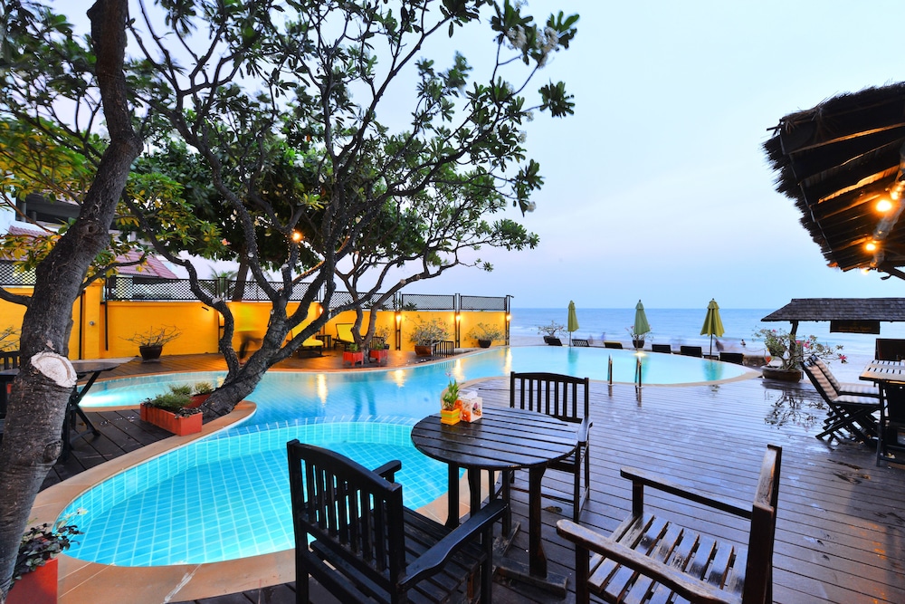 Supatra Hua Hin Resort 13/50