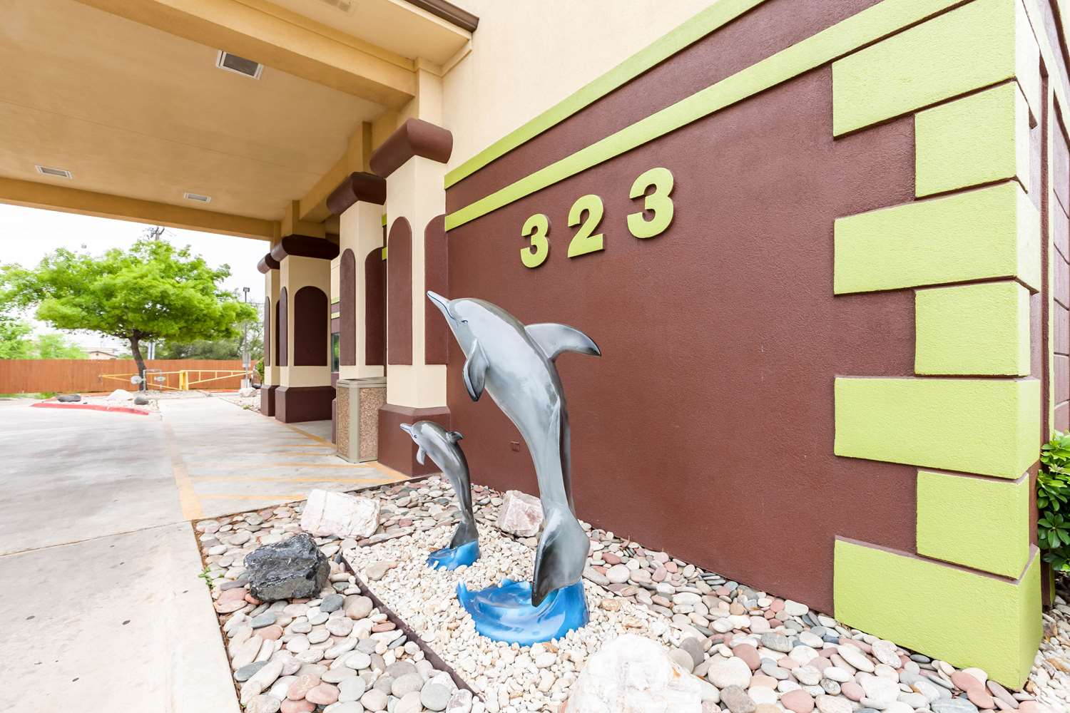Quality Inn near SeaWorld - Lackland 5/14