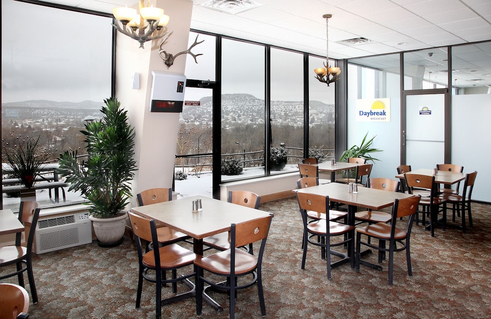 Days Inn & Suites by Wyndham Trinidad 30/41