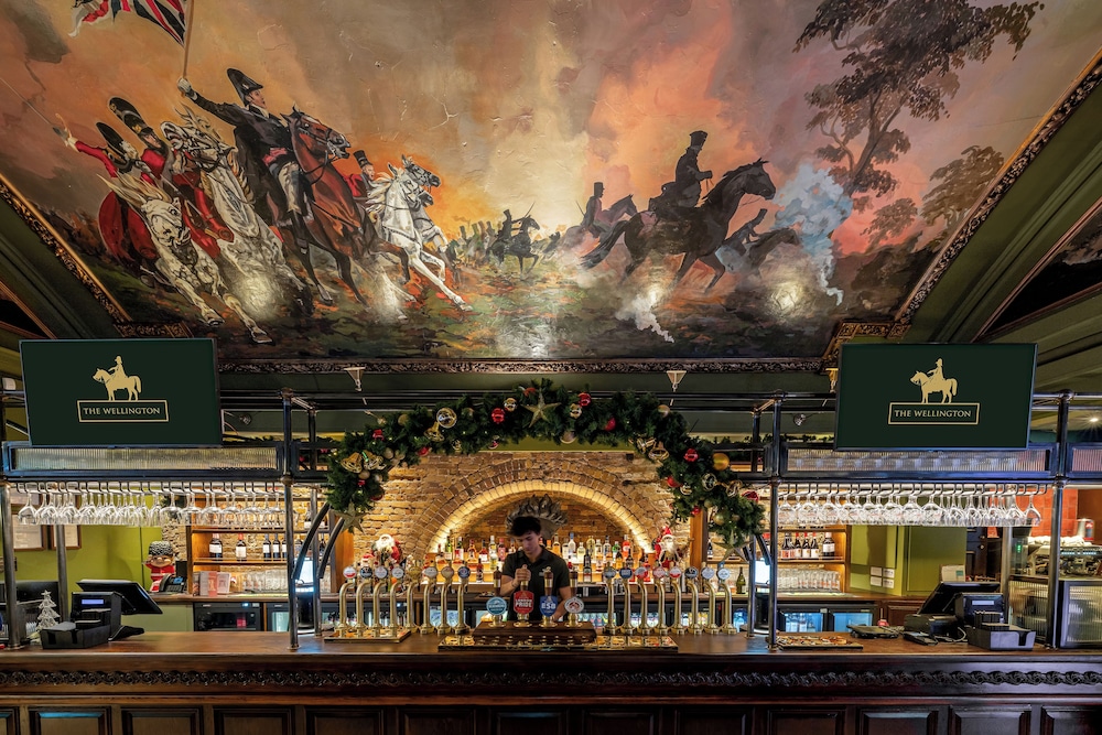 The Wellington Hotel, Waterloo 3/50