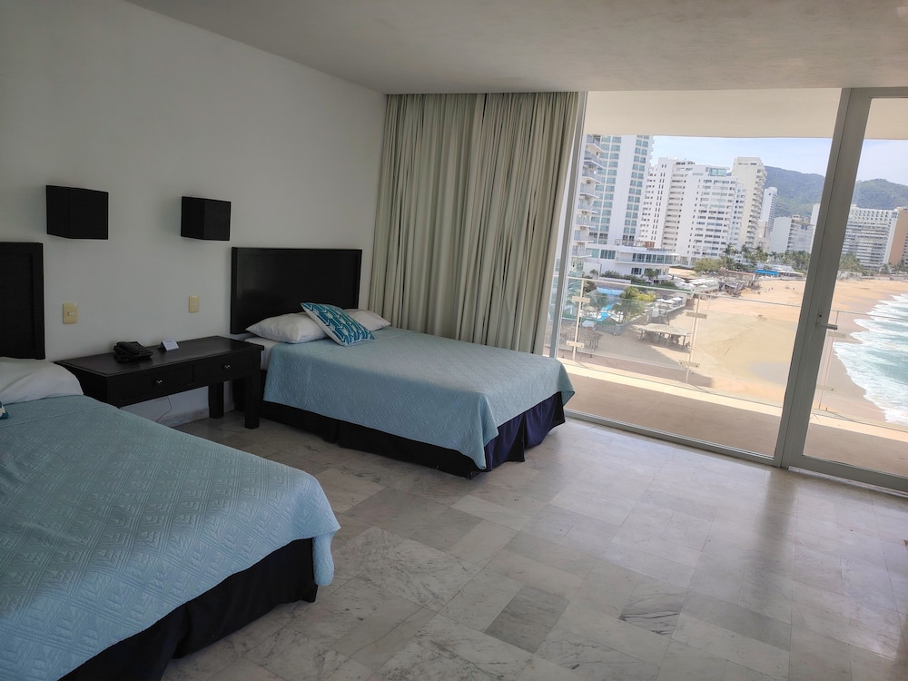 El Presidente Acapulco 10/43