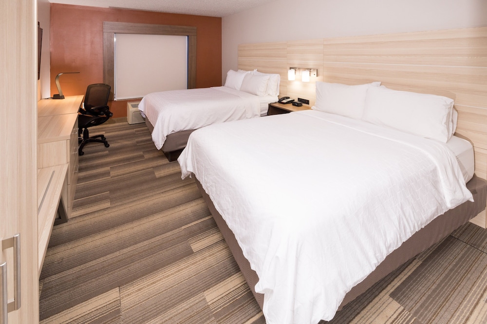 Holiday Inn Express Hotel Suites Grand Blanc 10/46