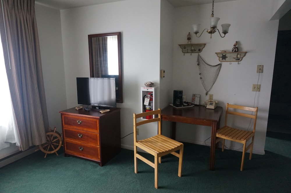 Bellevue Hotel & Suites 52/66