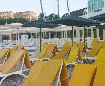 Romeo Beach Hotel 43/46