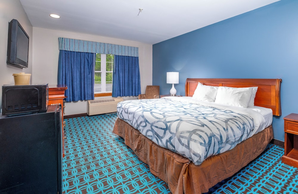 Casco Bay Inn 18/50