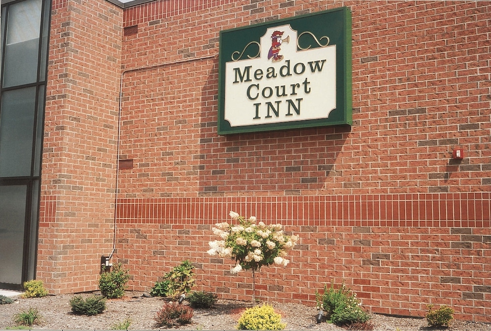 Meadow Court Inn 4/52
