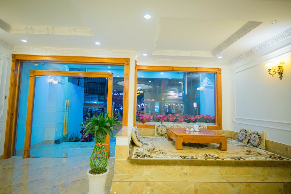 Hong Tung Hotel 8/36