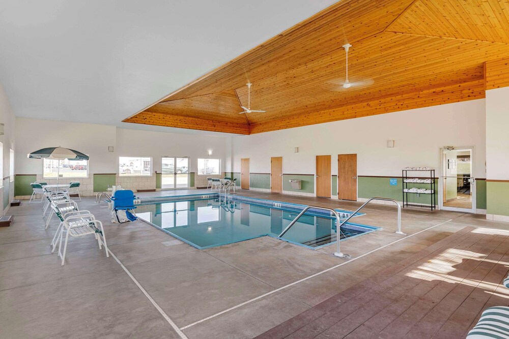 Sleep Inn & Suites Charles City 22/54