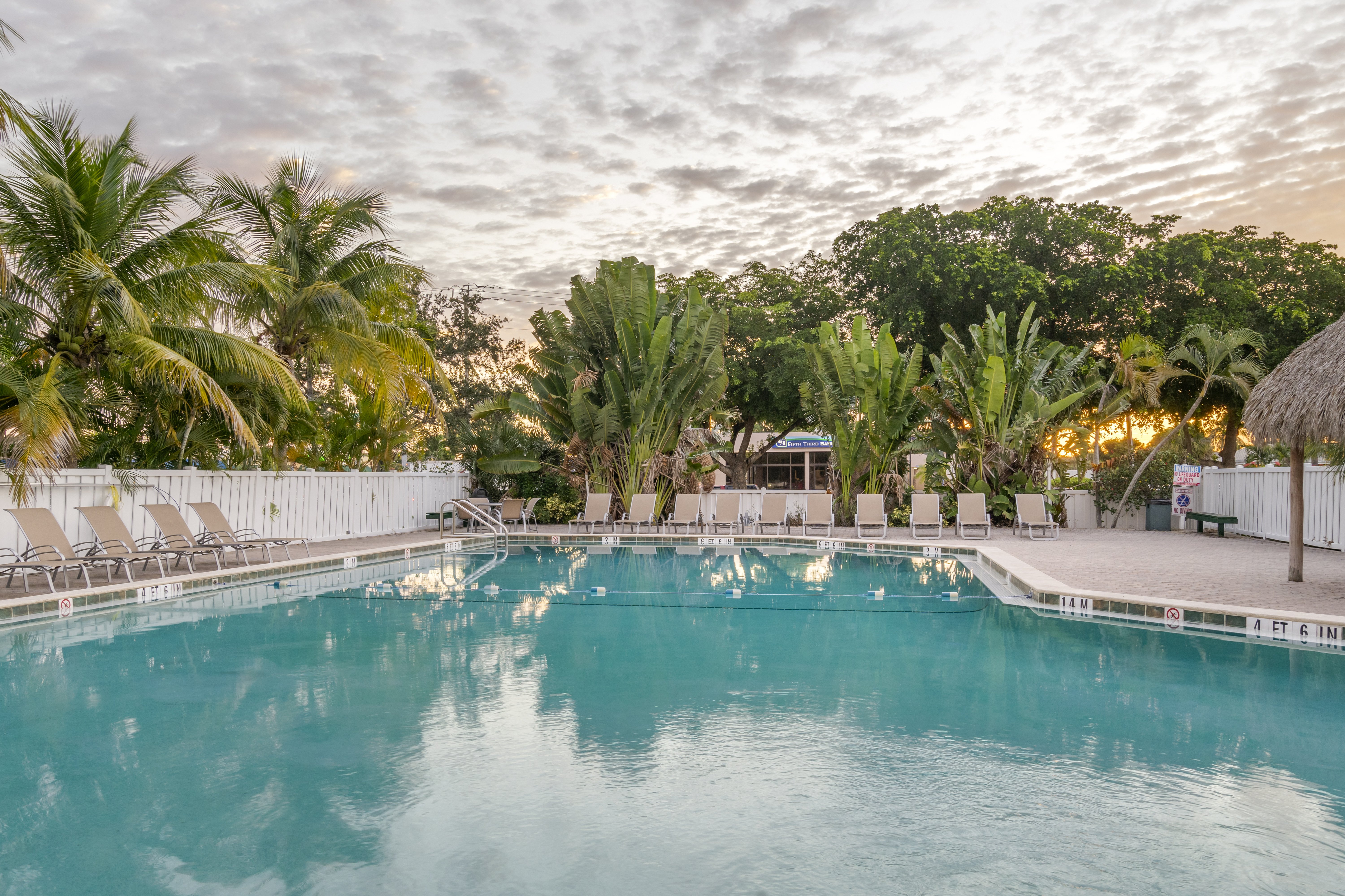 Holiday Inn Express Cape Coral-Fort Myers Area 52/53