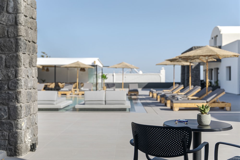 Onyx Hotel & Suites 52/60