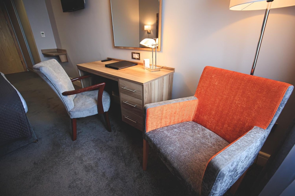 WESTLODGE HOTEL 18/34