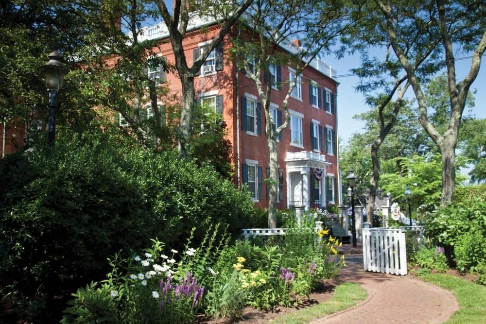 Jared Coffin House 17/62