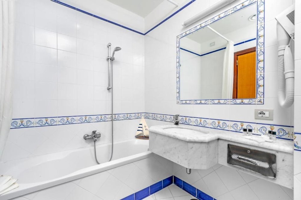 Hotel Piccolo Paradiso 30/34