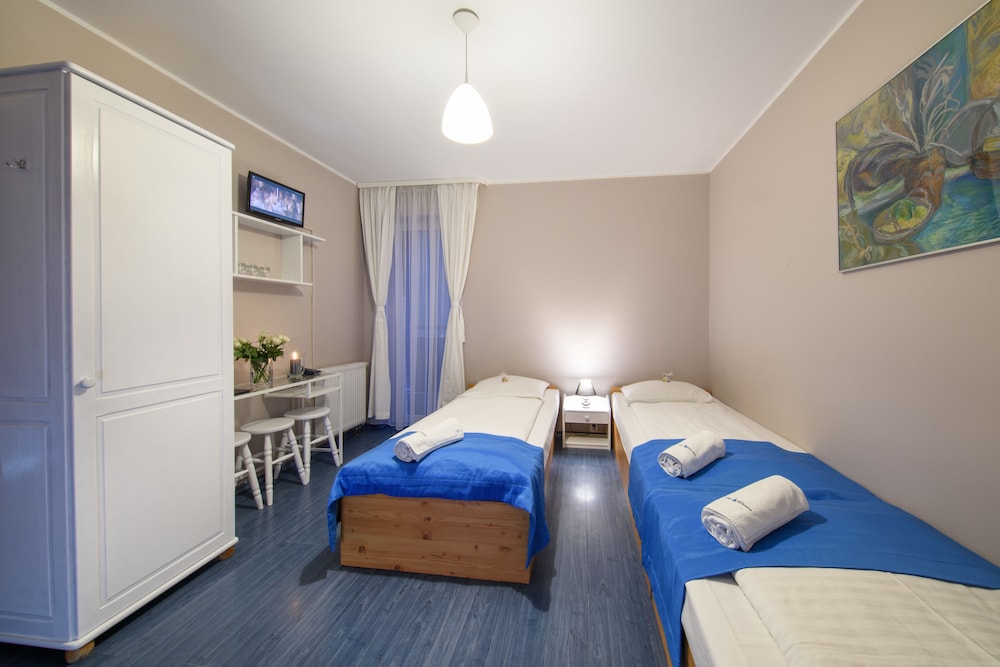 ROOM, TRIPLE