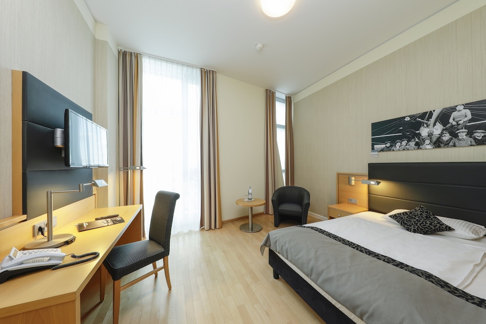 Airporthotel Berlin Adlershof 13/75
