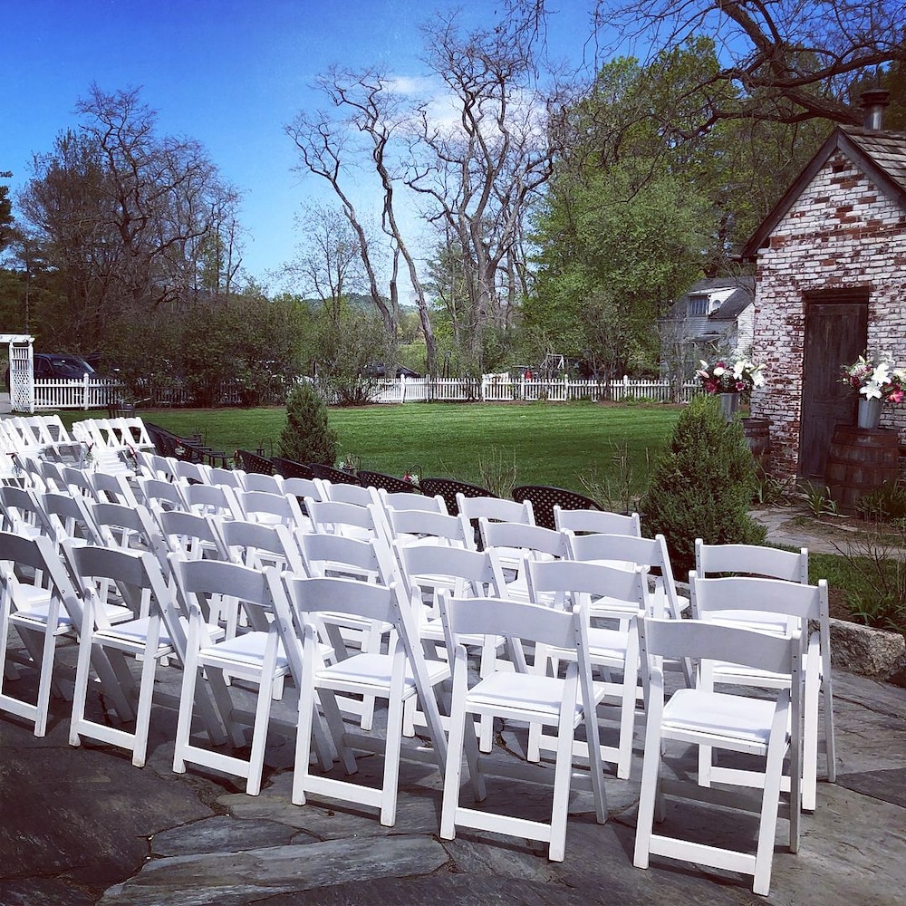 The Dowds Contry Inn and Event Center 5/50