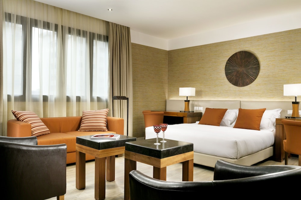 JUNIOR, FAMILY, DOUBLE OR TWIN BED