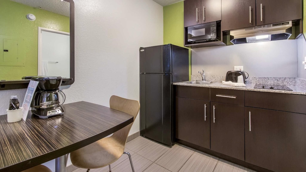 Studio 6 Extended Stay - Coral Springs, FL - Fort Lauderdale 58/60