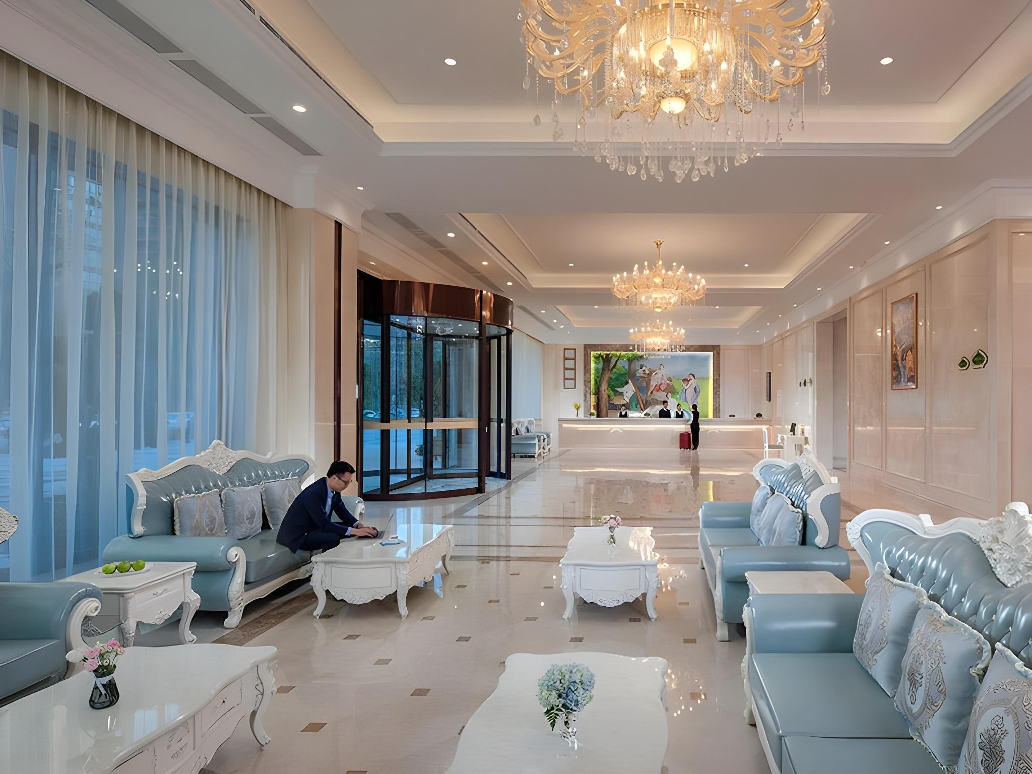 Vienna International Hotel (Chengdu Convention and Exhibition Center, Qilong Metro Station) 17/26