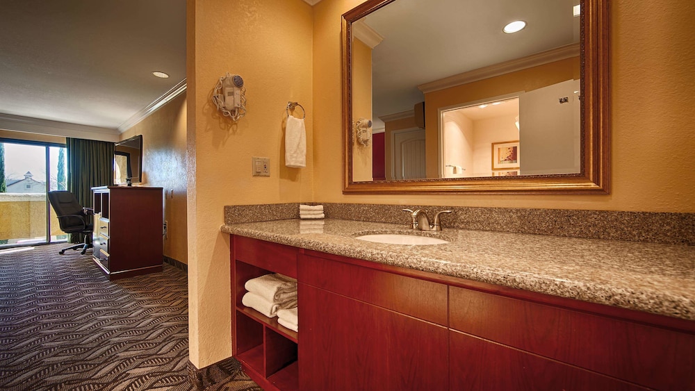 Best Western Moreno Hotel & Suites 8/25