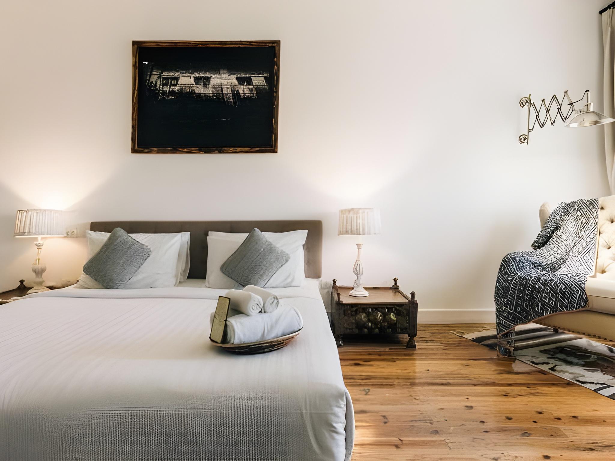 Cozy, Suite, King Bed, with View
