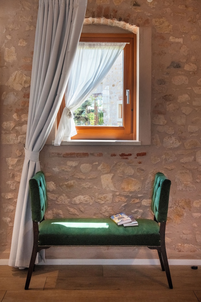 Magari Estates Hotel 40/61