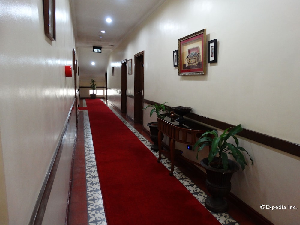 White Knight Hotel Intramuros 30/65