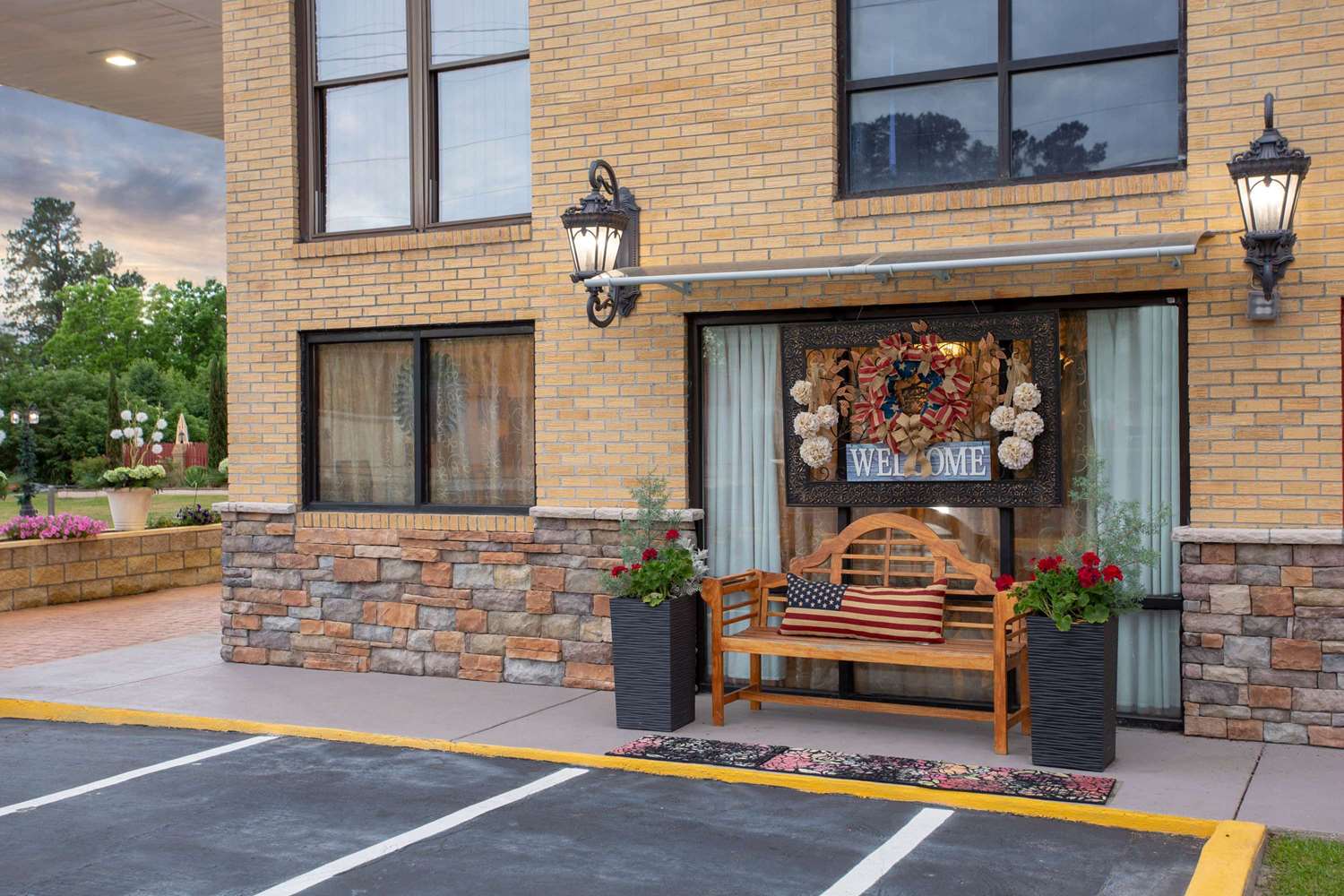 Days Inn By Wyndham Lake City 30/33