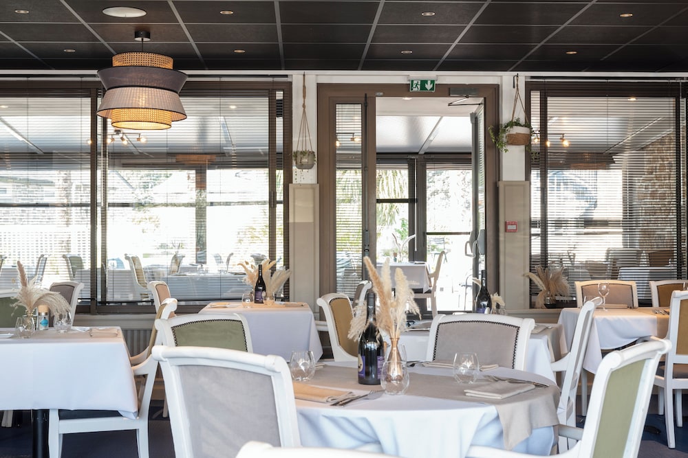 Hotel Les 13 Assiettes 33/45