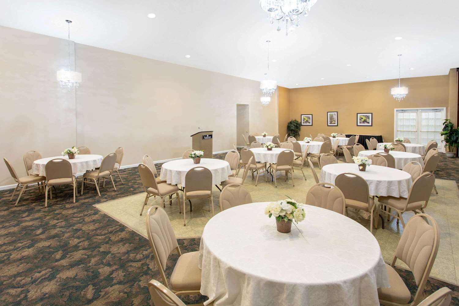 Clarion Hotel & Conference Center Lewiston 37/45