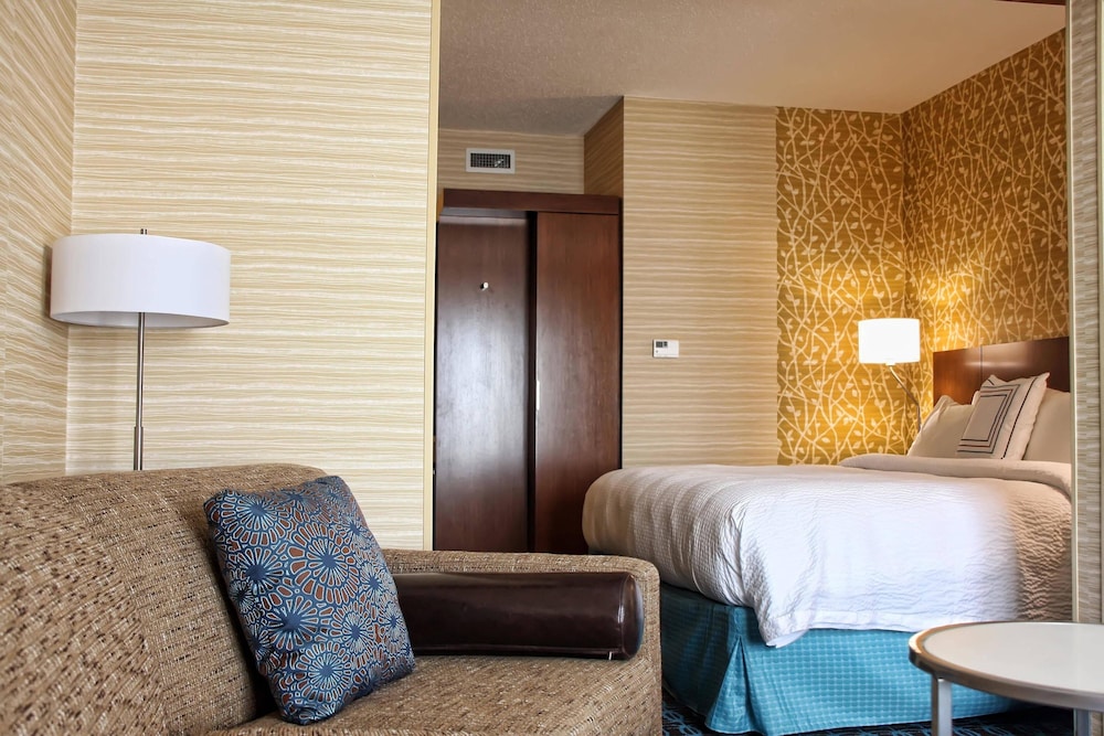 Fairfield Inn Suites Reading Wyomissing 13/51