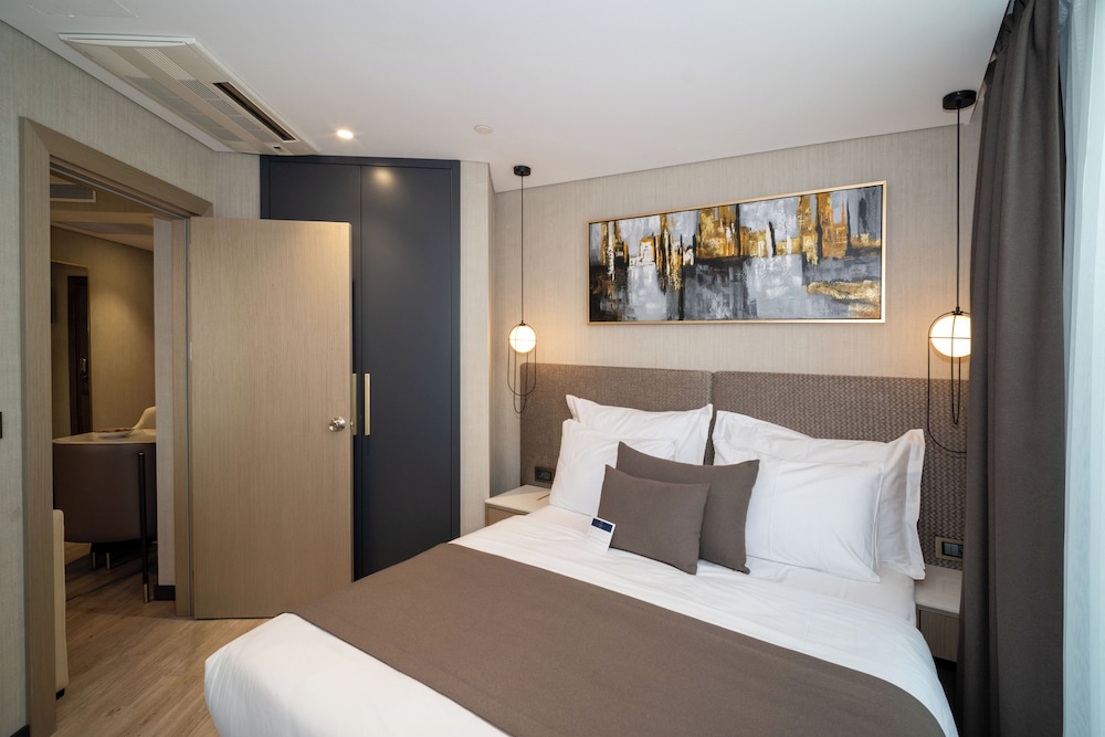 Rayelin Hotel Old Town 9/50