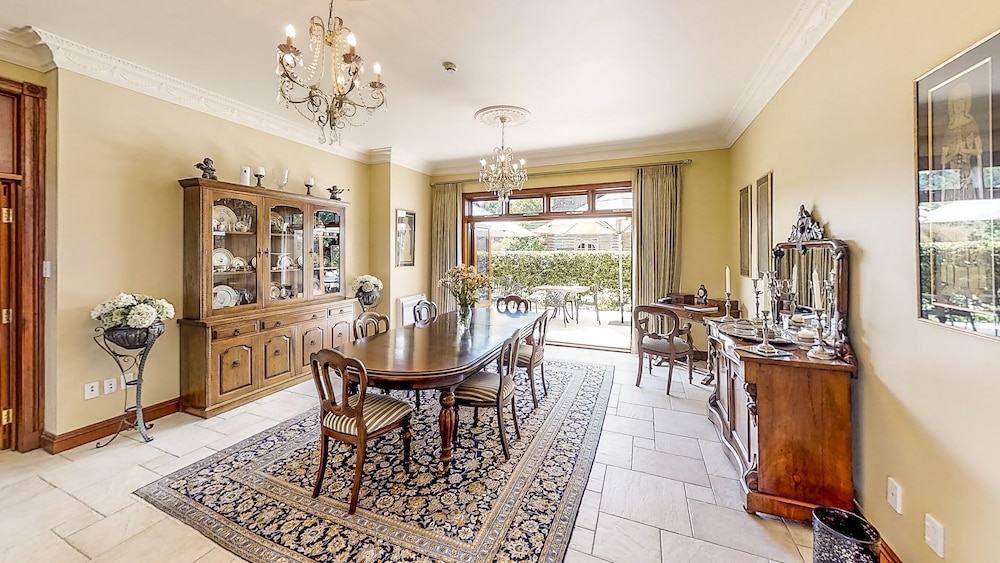 LAKE KARAPIRO LODGE 24/50