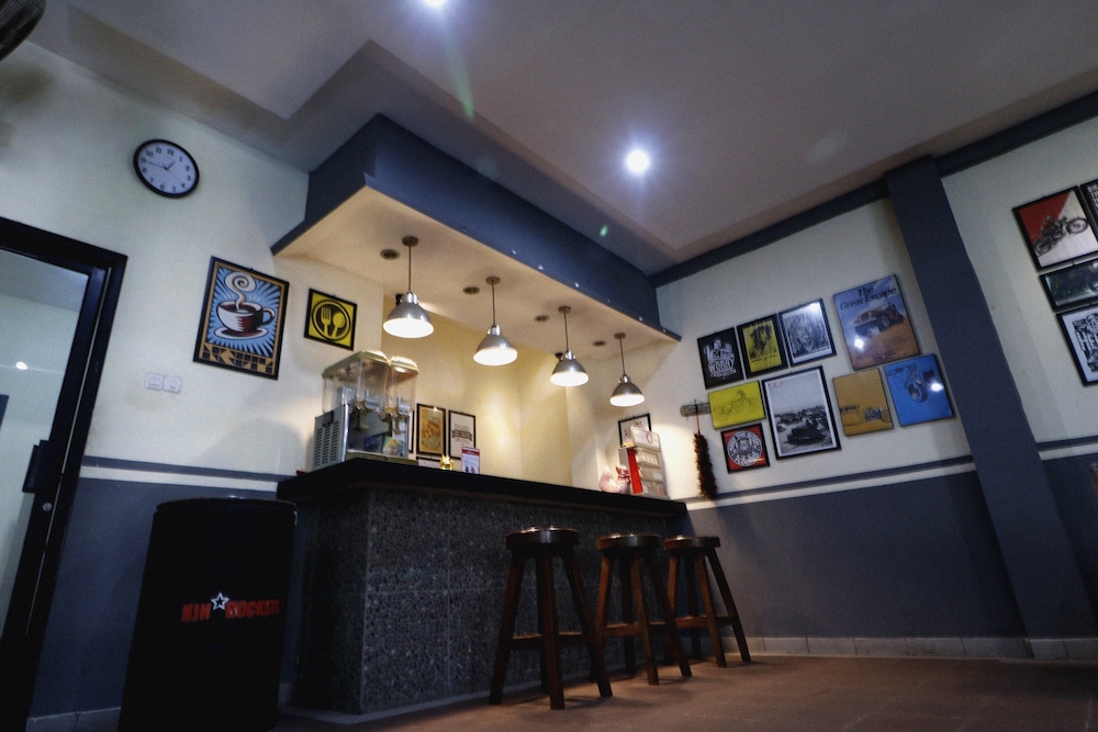 Reddoorz Plus Near Universitas Indonesia 36/50