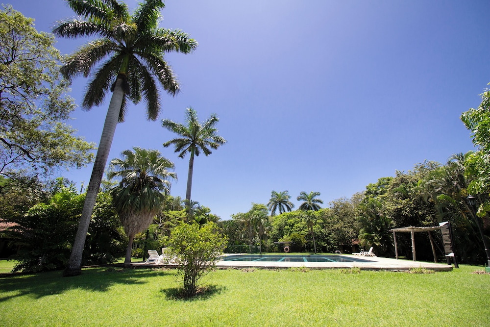 Hacienda La Pacifica 70/73