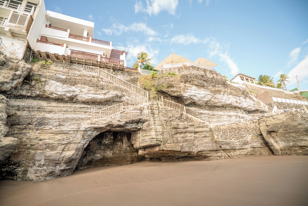 Hotel Los Farallones 66/70