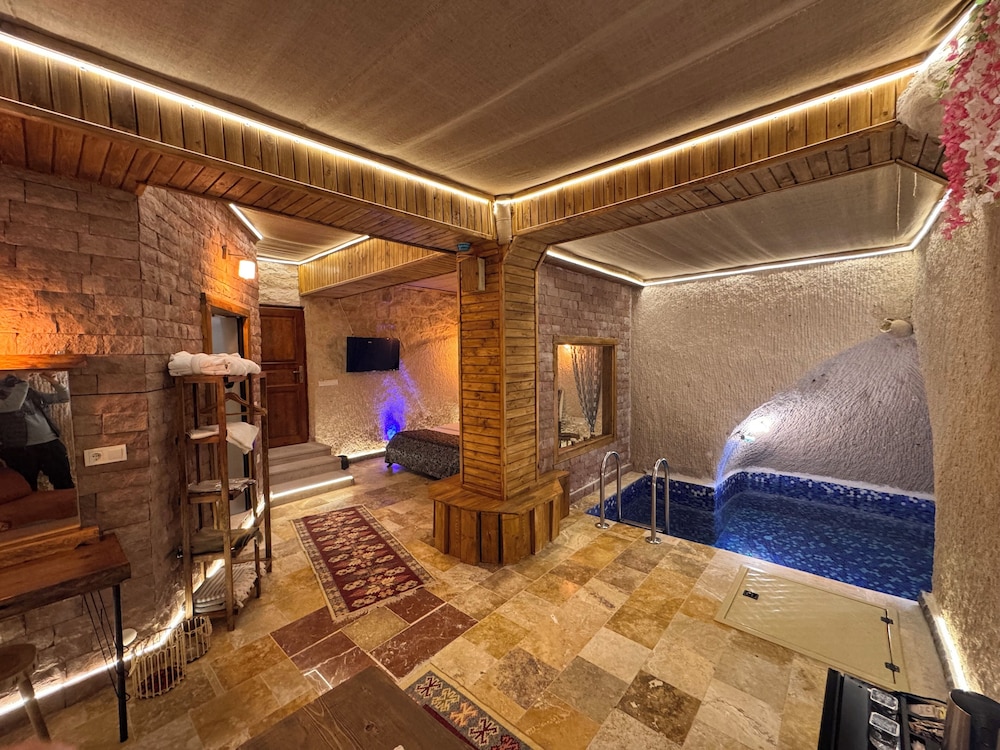 Ceran Stone House 31/50