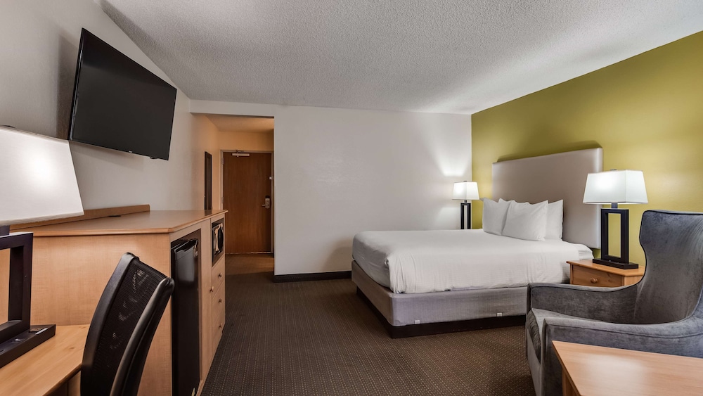 Best Western Hi-Desert Inn 12/37