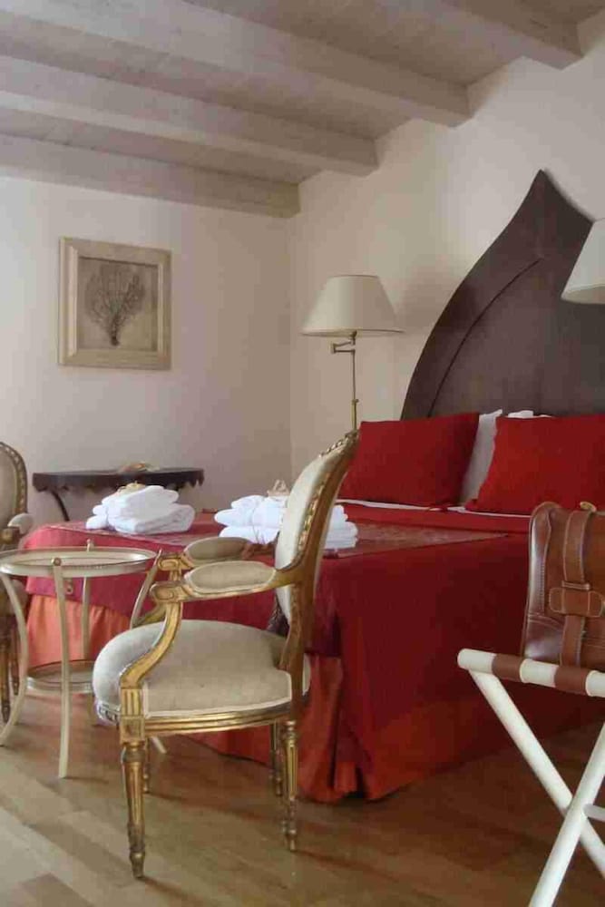 SUITE, BALCONY