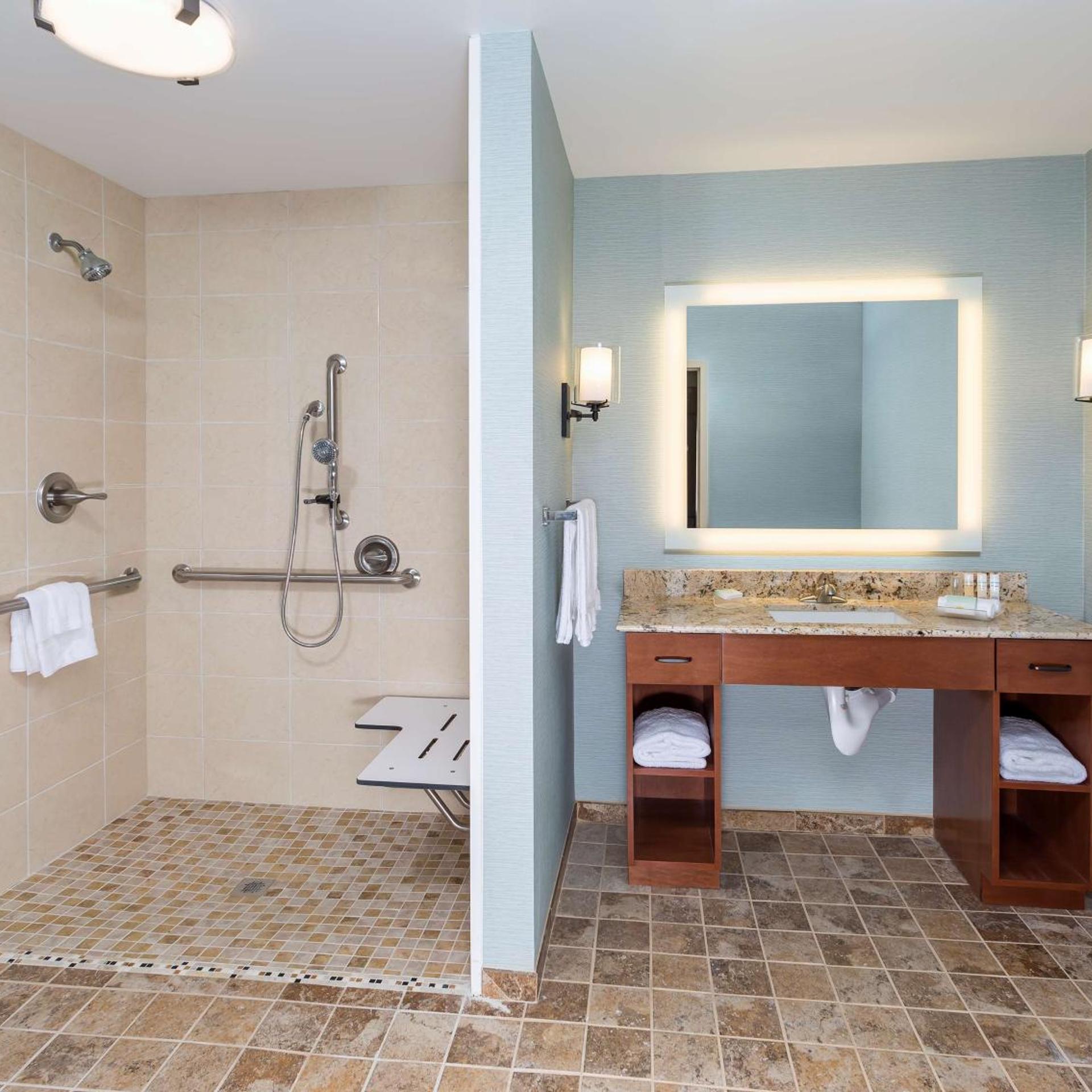STUDIO, SUITE, KING BED, ACCESSIBLE