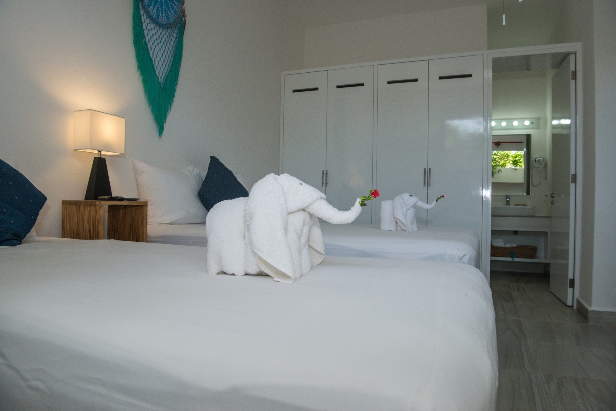 Deluxe, Luxury, Economy, Suite, 1 Double and 1 Single Bed, Private Infinity Pool، Ocean Zen Suites 2/4