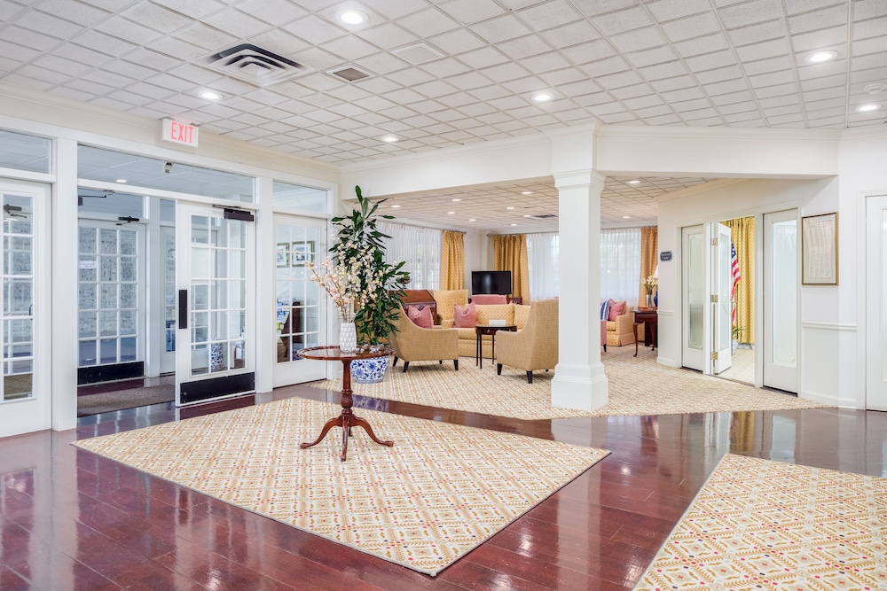 The Farmington Inn &amp; Suites 7/54